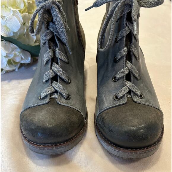 NAOT Footwear Women's Groovy Boot Vintage Smoke and Olive Green, Size 39 - Picture 3 of 9